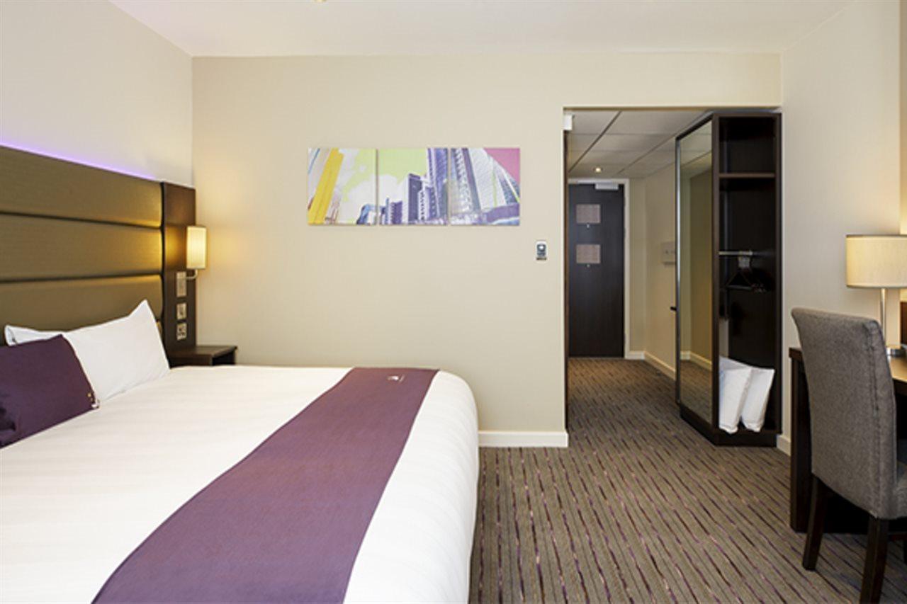 Premier Inn Glasgow มิลกาย ภายนอก รูปภาพ