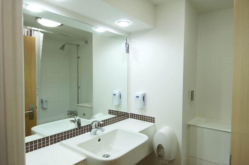 Premier Inn Glasgow มิลกาย ภายนอก รูปภาพ