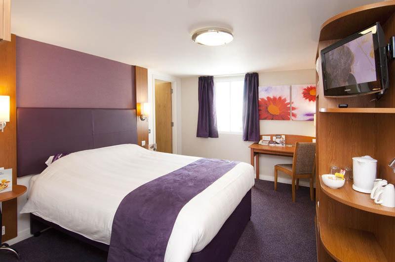 Premier Inn Glasgow มิลกาย ภายนอก รูปภาพ
