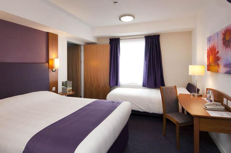 Premier Inn Glasgow มิลกาย ภายนอก รูปภาพ